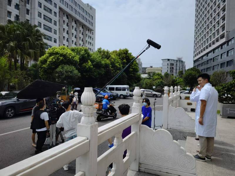 东区广告片拍摄公司低成本实现高规格制作的诀窍
